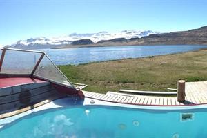 Hot tub at Mjóeyri