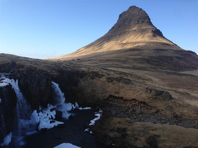 Kirkjufell og Kirkjufellsfoss