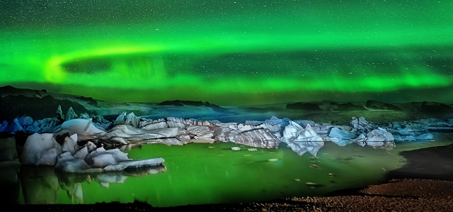 Aurora Borealis at Jökulsárslón.jpg Aurora Borealis at Jökulsárslón.jpg