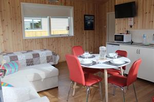 One bedroom cottage - Kitchen and sitting area