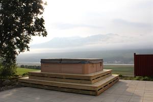 A common hot tub at Silva Holiday Homes for guests at the cottages and apartments
