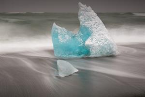 Glacial ice by Jökulsárlón Glacier Lagoon