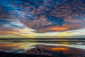 Hotel Vos is located 3 km from a black sand beach