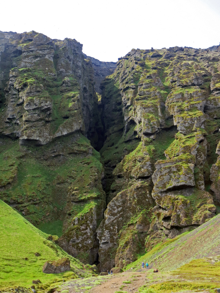 Rauðfeldsgjá_NickMClayton.jpg Rauðfeldsgjá_NickMClayton.jpg