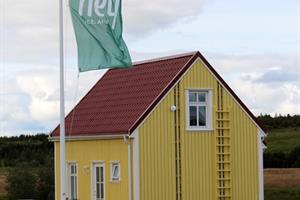 Cosy unit cottages with one bedroom for two person and a loft with two single beds. Also a sleeping sofa in the living room. 