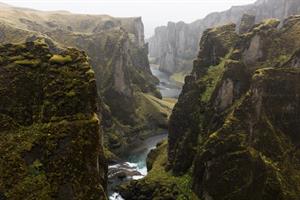 Fjaðrárgljúfur Canyon