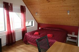 Double room with shared bathroom