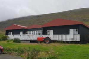 Hotel Sveinbjarnargerði main building