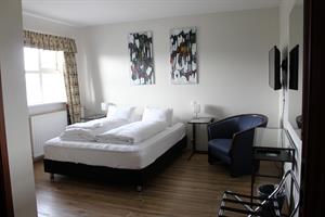 Double room with private bathroom