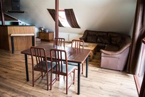 Apartment with private bathroom that can accommodate a family of 4-6