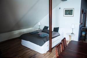 Apartment with private bathroom that can accommodate a family of 4-6