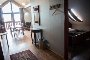 Apartment with private bathroom that can accommodate a family of 4-6
