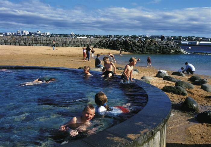 11. Nauthólsvík Beach in Reykjavík.jpg Nauthólsvík Beach in Reykjavík