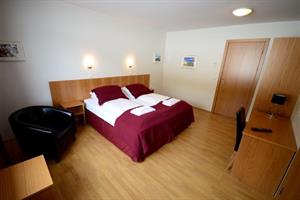 Double room with private bathroom