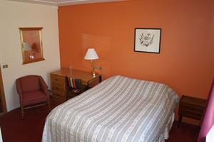 Double room with private bathroom