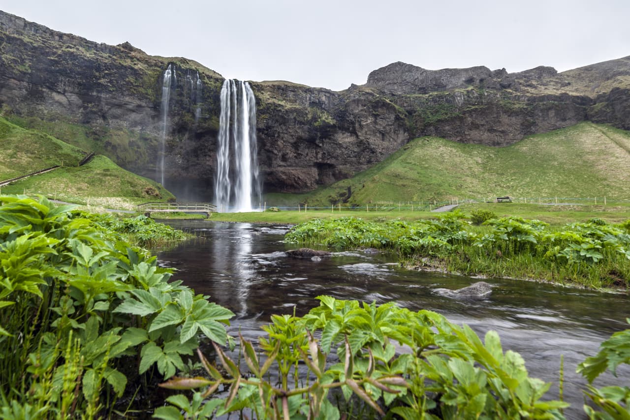 Seljalandsfoss.jpg Seljalandsfoss.jpg