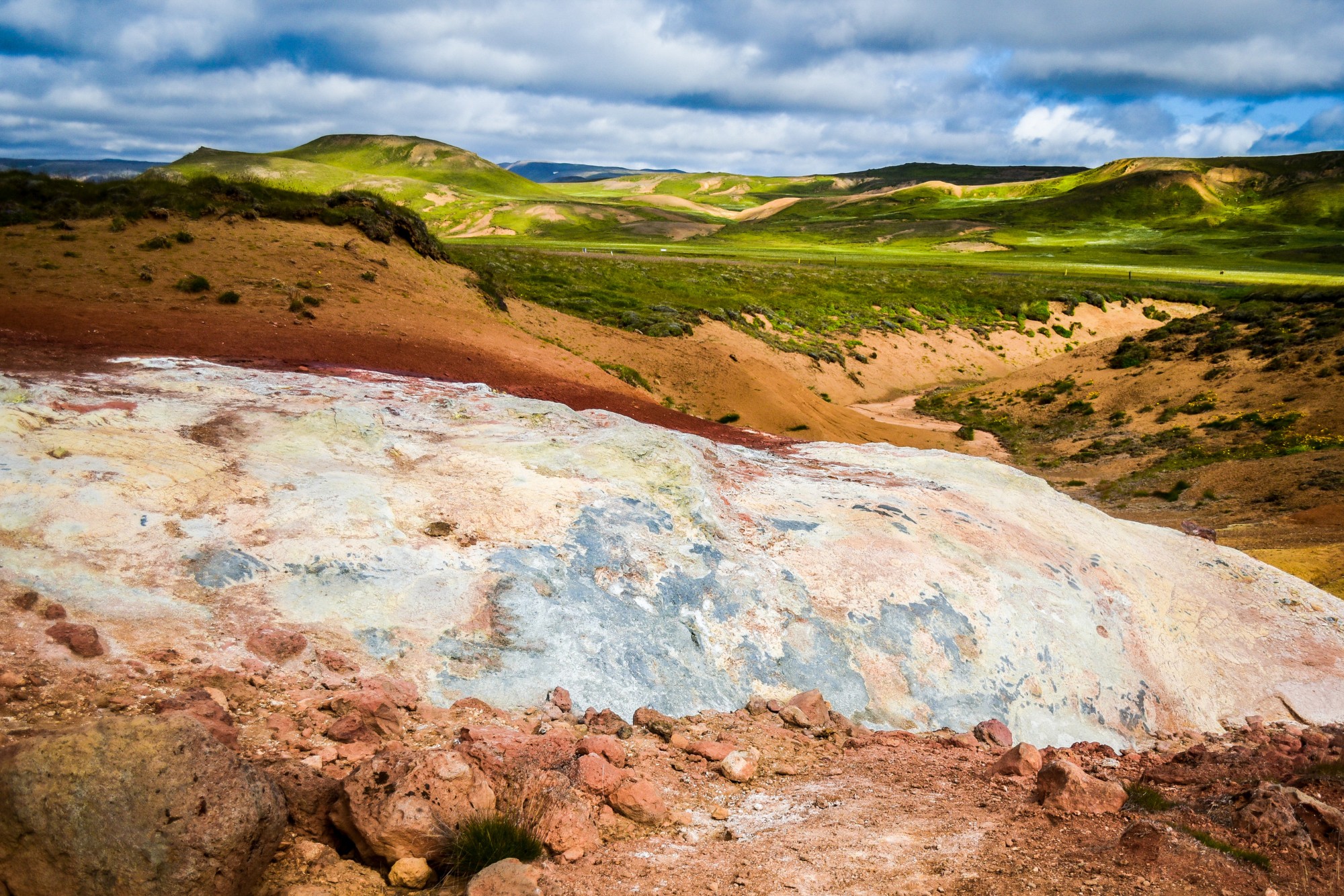 Countless colors in Seltún.jpg Countless colors in Seltún.jpg