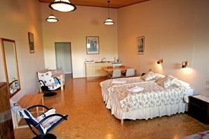 Double room with private bathroom