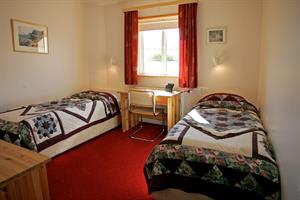 Twin room with private bathroom