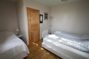 Triple room with shared bathroom