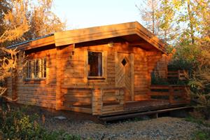 Double room with private bathroom in a unit cottage