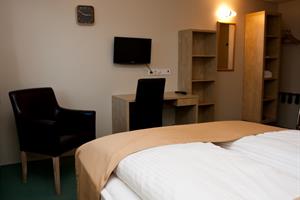 Double room with private bathroom