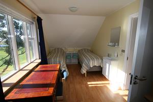 Triple room with shared bathroom