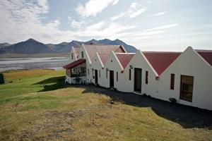 Accommodation in three rooms with shared bathroom and an apartment
