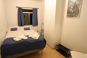 Double room with shared bathroom