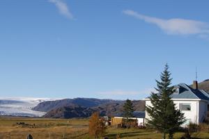 Guesthouse Hoffell by Hoffellsjökull Glacier