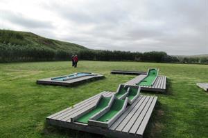 Mini-golf