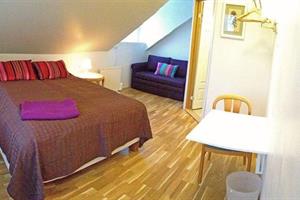 Double room with private bathroom