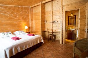 Double rooms with private bathroom 